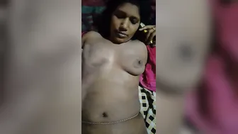 GF Moaning Loud During Steamy Phone Sex Session Leaked