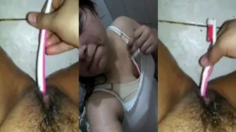 Kinky Babe Masturbating Her Tight Pussy With Toothbrush At Home