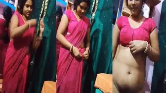 Sweet Housewife Spreading Her Pussy Wide On Private Video Call