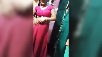 Sweet Housewife Spreading Her Pussy Wide On Private Video Call