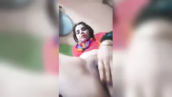 Mature Wife Showing Off Her Wet Pussy In Private Phone Video