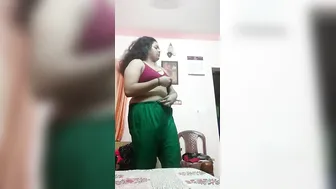 My GF Spreading Wide Showing Everything On Private Video