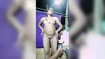 Young Girl Dancing Naked In Her Room Showing Everything Online