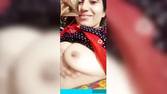 Desi GF Showing Off Her Boobs During Video Call Tonight