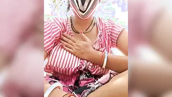 Indian Bhabhi Fingering Pussy Outdoors Caught On Mobile Phone