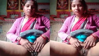 Innocent Married Wife Spreading Her Pussy For Private Cam Show