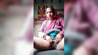 Innocent Married Wife Spreading Her Pussy For Private Cam Show