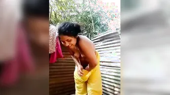 Village Girl Bathing Nude Outdoors Caught On Camera Selfie Mms