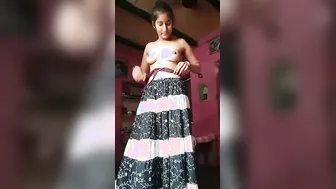 Cute Punjabi GF Flashing Her Boobs And Pussy For Fans