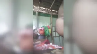 Married Babe Fingering Herself While Milking Her Heavy Boobs