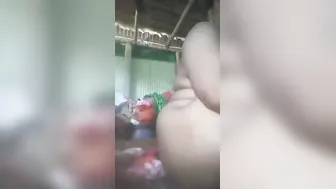 Married Babe Fingering Herself While Milking Her Heavy Boobs