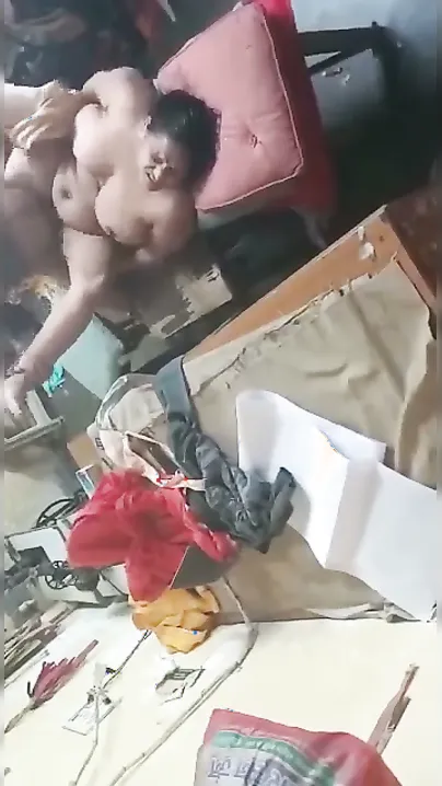 Thick Aunty Getting Banged By Factory Worker During Break Time
