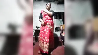 Chubby Bengali Housewife Fingering Her Wet Pussy For The Cam