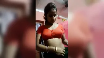 Cute Married Babe Flashing Her Perky Boobs During Cam Session