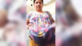 Shy Bhabhi Slowly Undressing And Teasing On Cam For Lover