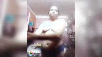 Married Bhabhi Filming Herself Naked For Secret Lover At Home