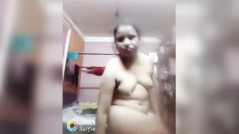 Married Bhabhi Filming Herself Naked For Secret Lover At Home