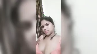 Naughty Bhabhi Flashing Her Big Boobs To Tease Viewer