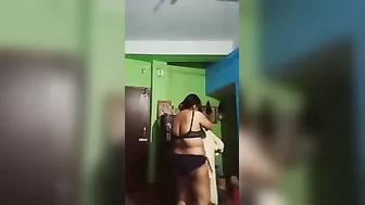 Mature Bhabhi Posing Completely Naked On Camera In Her Bedroom