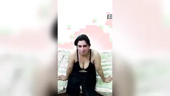 Pakistani Wife Flashing Her Huge Boobs In Bedroom Mirror