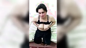 Pakistani Wife Flashing Her Huge Boobs In Bedroom Mirror