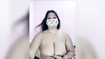 Stunning Busty Bhabhi Revealing Her Naked Body Privately
