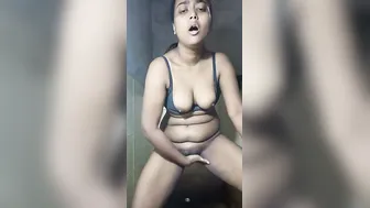 Young GF Rubbing Her Wet Clit Alone In Her Bedroom Mms