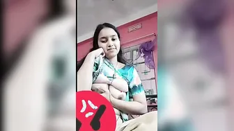 Cute Bengali Babe Flashing Her Boobs During Late Night Call