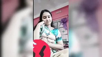 Cute Bengali Babe Flashing Her Boobs During Late Night Call