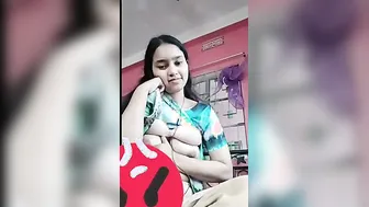 Cute Bengali Babe Flashing Her Boobs During Late Night Call