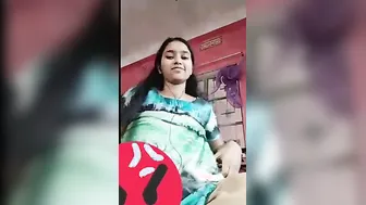 Cute Bengali Babe Flashing Her Boobs During Late Night Call