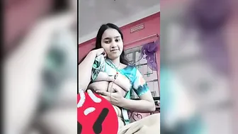 Cute Bengali Babe Flashing Her Boobs During Late Night Call