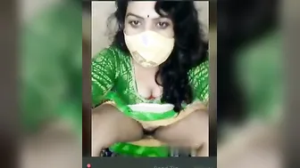 Married Housewife Stripping Naked Showing Her Wet Pussy On Cam