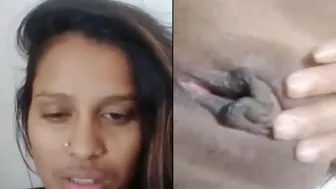 Married Slut Playing With Herself Live While Chatting Dirty