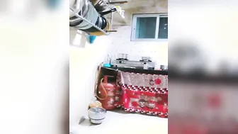 Sweet Housewife Streaming Live Showing Off Her Indian Curves