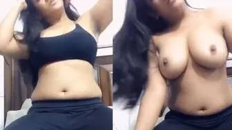 Sexy Punjabi Gf Flashing Her Big Natural Tits On Camera For Me
