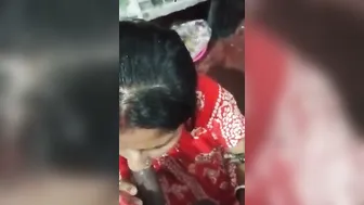 Horny Housewife Sucking Her Man Wearing Nighty Before Bedtime