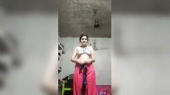 Sexy Desi Babe Filming Herself Naked In Her Bedroom For Me