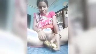 Housewife Fingering Her Wet Pussy Home Alone Masturbating