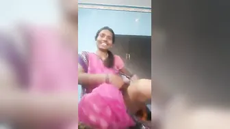 Telugu Housewife Exposing Her Naked Body In Homemade Video Clip