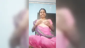 Telugu Housewife Exposing Her Naked Body In Homemade Video Clip