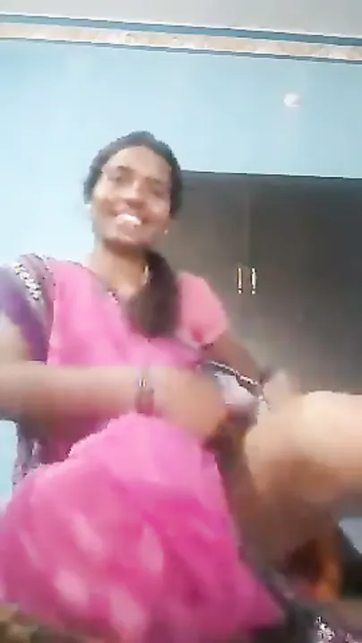 Telugu Housewife Exposing Her Naked Body In Homemade Video Clip