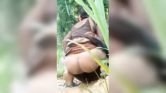 Telugu Wife Flashing Her Ass And Pussy Outside In Public