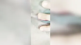 Cute Lankan Babe Spreading Her Pink Pussy On Camera
