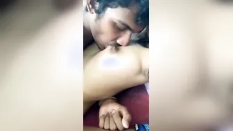 Boyfriend Sucking His Lankan GF Boobs In Private Mms