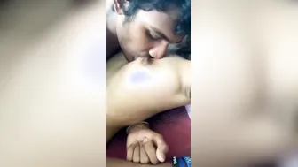 Boyfriend Sucking His Lankan GF Boobs In Private Mms
