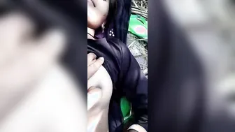 Dehati Babe Flashing Her Bushy Pussy Outdoors In The Jungle