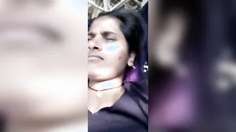 Dehati Babe Flashing Her Bushy Pussy Outdoors In The Jungle