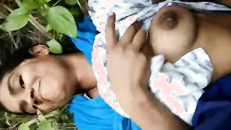 Fucking My Village GF Raw Out In The Open Countryside