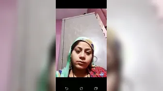 Married Village Bhabhi Spreading Wide Showing Everything On Cam
